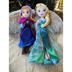❄️ Disney Frozen Elsa and Ana Plush dolls
